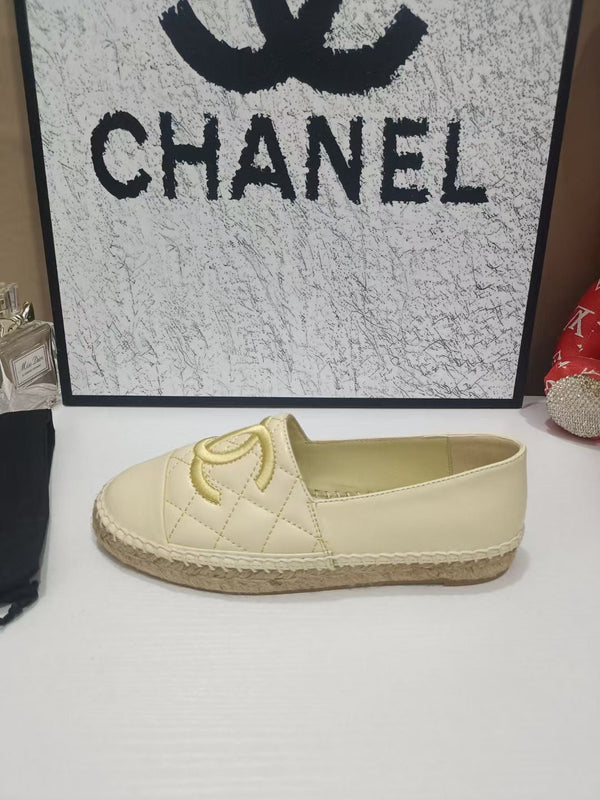 Chanel Espadrilles Light Cream in Cowhide 684837