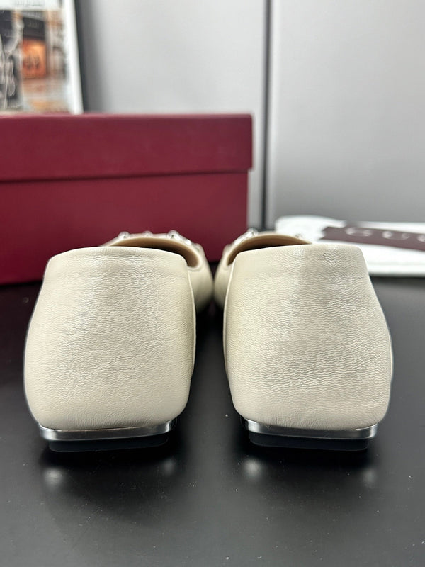 Gucci 26 Vittoria Horsebit Ballet Flats White in Leather 688311