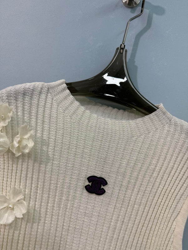 Chanel Knit Vest Cream in Wool 212276