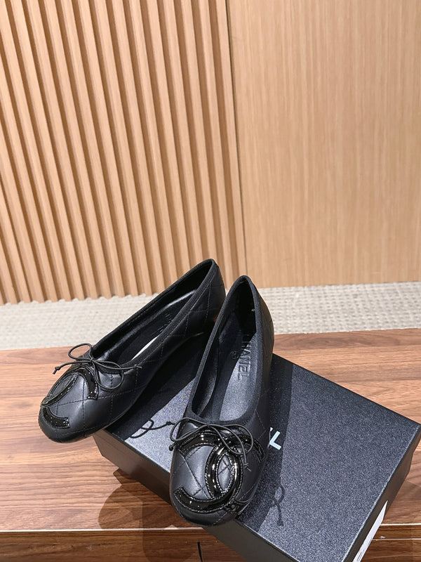 Chanel Vintage Cambon Ballet Flats Black in Lambskin 692526