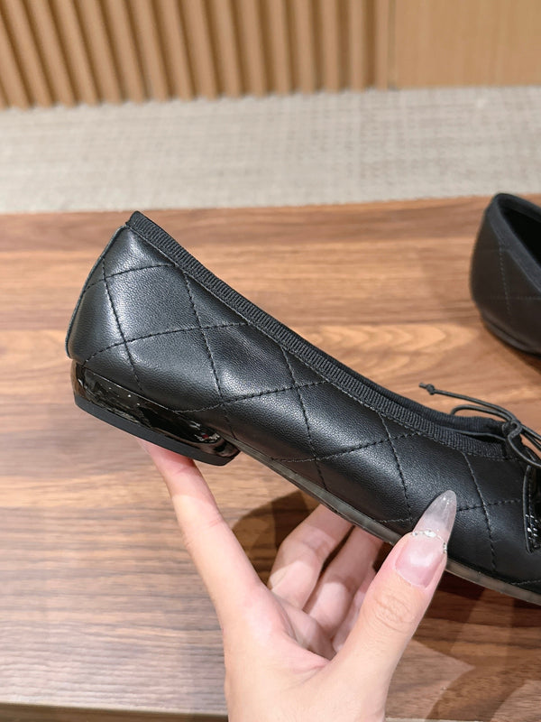 Chanel Vintage Cambon Ballet Flats Black in Lambskin 692526