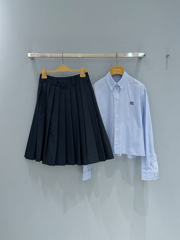 Miu Miu 26 Pleated Midi Skirt Black in Cotton 253546