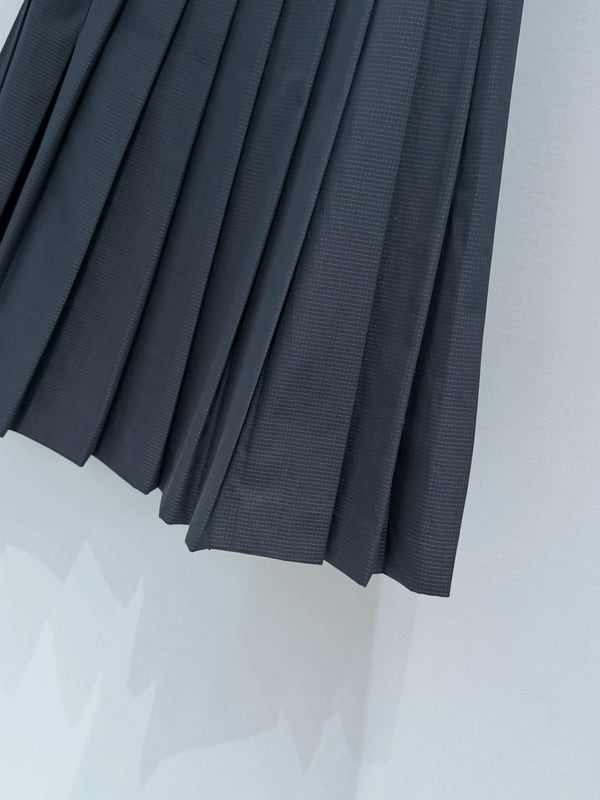 Miu Miu 26 Pleated Midi Skirt Black in Cotton 253546