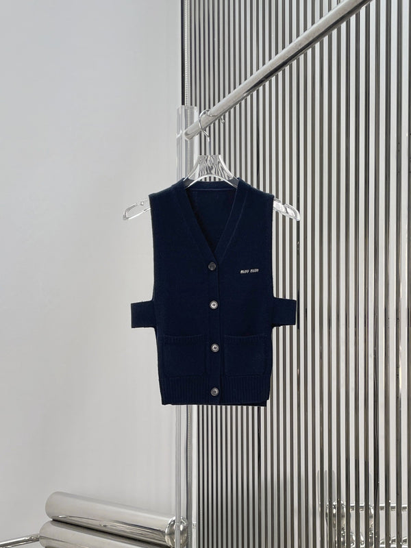 Miu Miu 26 Side-opening Vest in Cashmere 195719