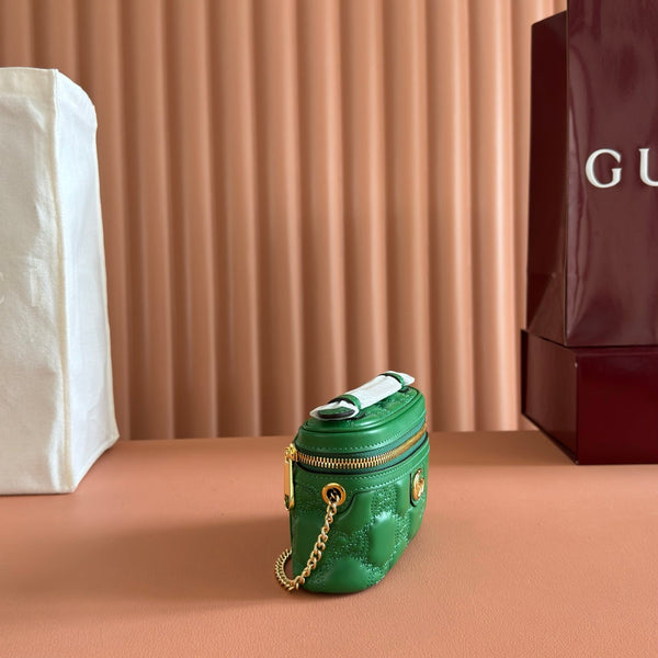 Gucci GG Matelassé Mini Bag 16 Green in Quilted Leather 284909