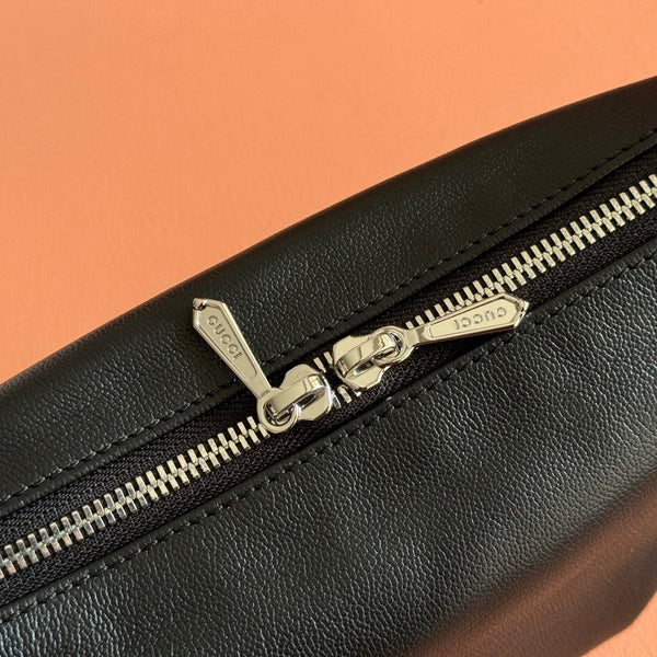 Gucci 26 Coach Shay Crossbody Bag 25.5 Black in Cowhide 284955
