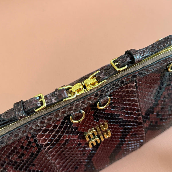 Miu Caprice Clutch 28 Dark Brown in Snakeskin 285282