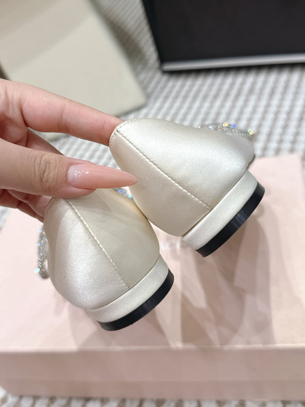 Mach & Mach 26SS Rhinestone Bow Flats Milk White in Silk 722449