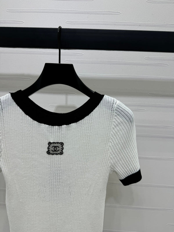 Chanel Short-Sleeve T-Shirt White in Wool 373087