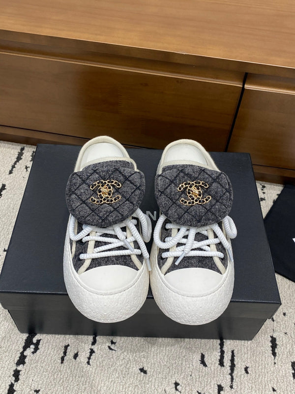 Chanel 26 Mules Casual Grey White in Fabric 729325