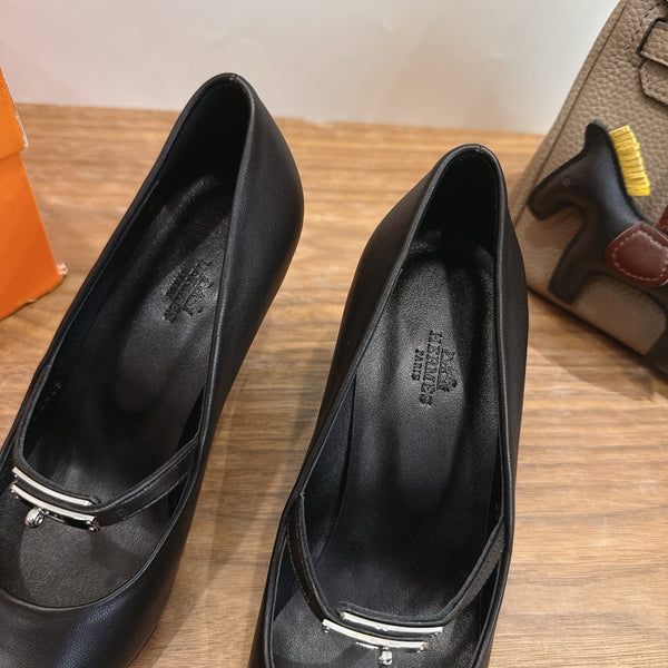 HM 26 Majeste 85 Pump Black in Cowhide 744011