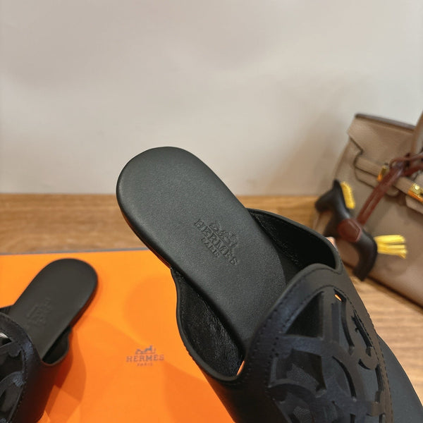 HM Mage Sandal Black in Calfskin 744045
