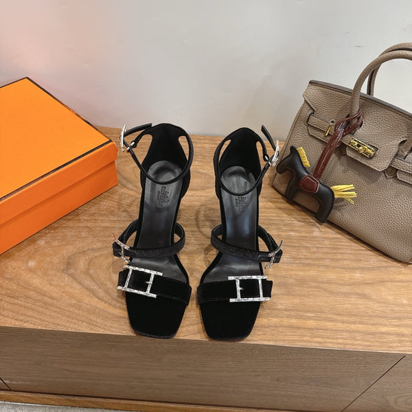 HM  Liv Sandal 10.5 Black in Velvet 744072