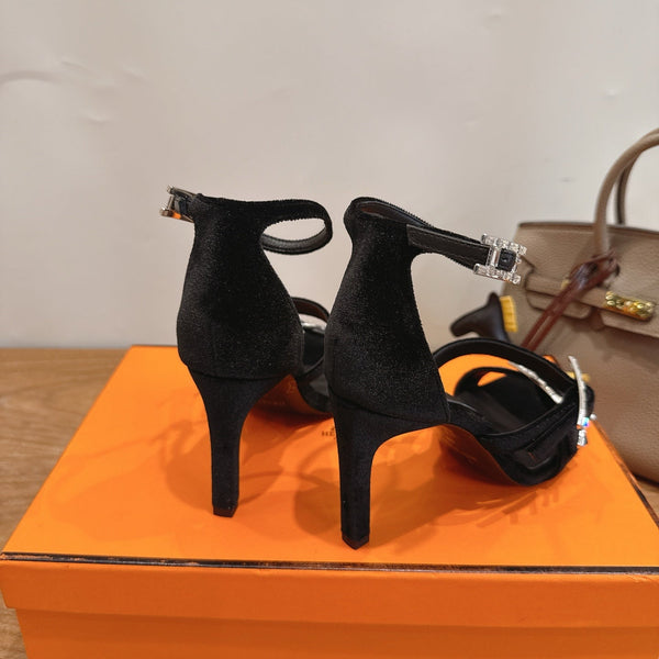 HM  Liv Sandal 10.5 Black in Velvet 744072