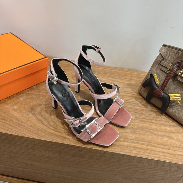 HM  Liv Sandal 10.5 Brown in Velvet 744073