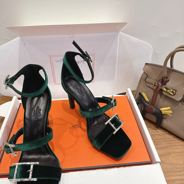 HM  Liv Sandal 10.5 Dark Green in Velvet 744074