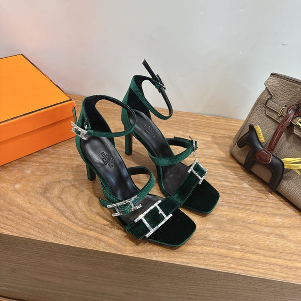 HM  Liv Sandal 10.5 Dark Green in Velvet 744074
