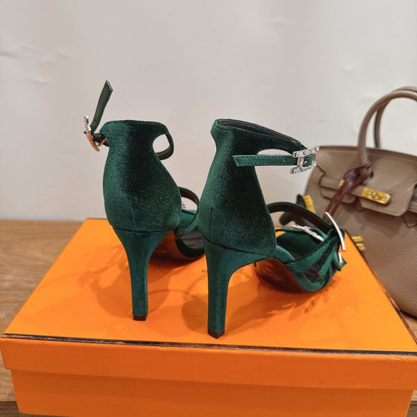 HM  Liv Sandal 10.5 Dark Green in Velvet 744074