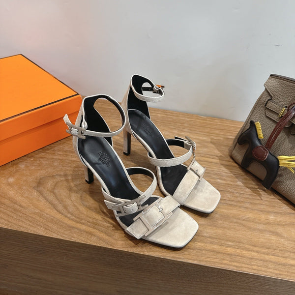 HM  Liv Sandal 10.5 Beige in Deerskin 744075