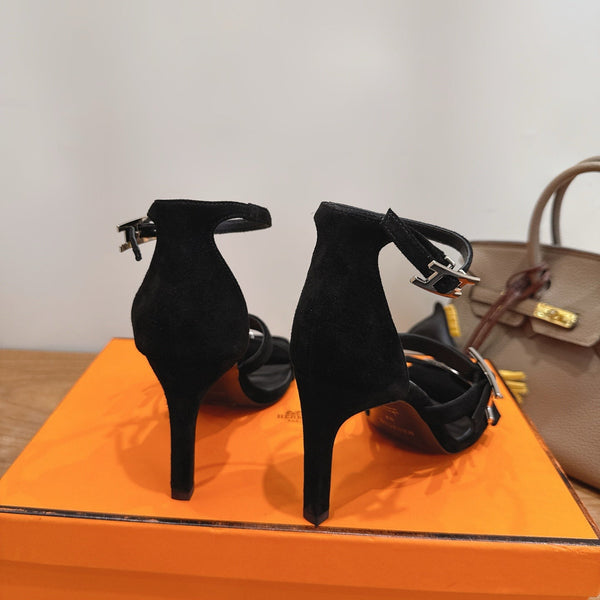 HM  Liv Sandal 10.5 Black in Velvet 744077