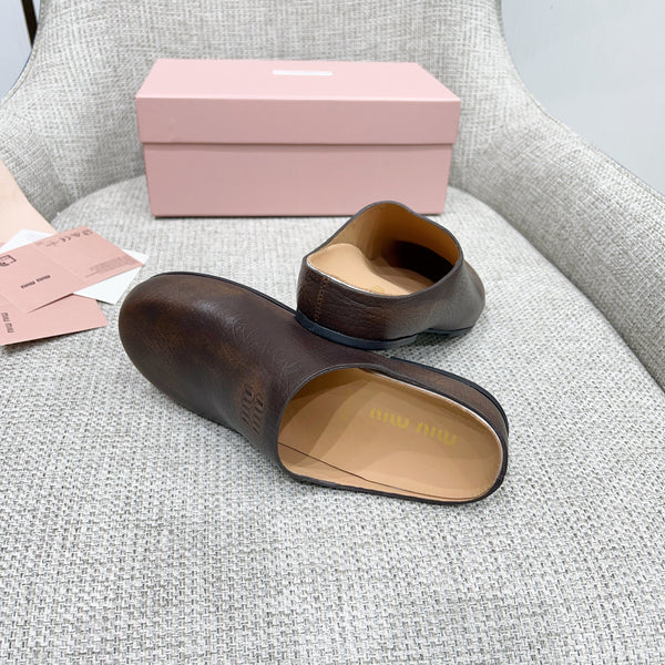 Miu 26 Mules Dark Brown in Cowhide 747402