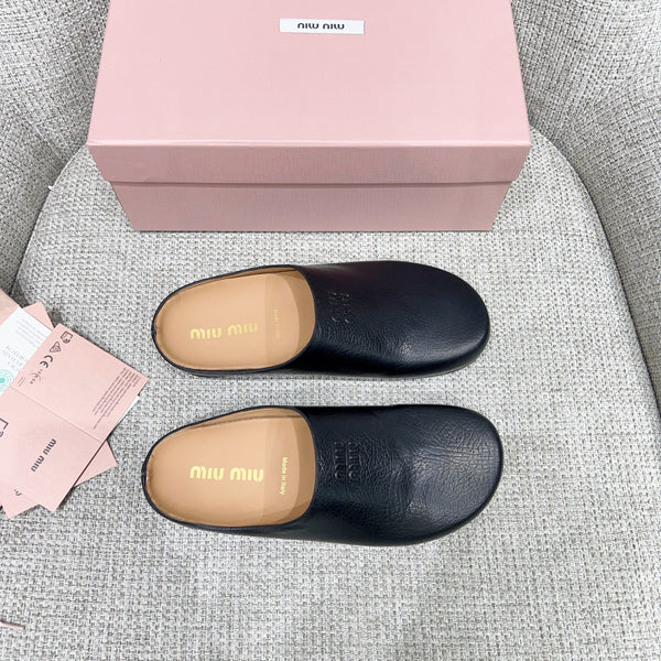 Miu 26 Mules Black in Cowhide 747403