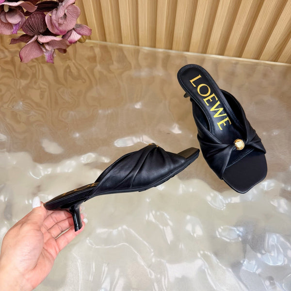 Loew Pebble Soft Sandal 55 Black in Sheepskin 749419