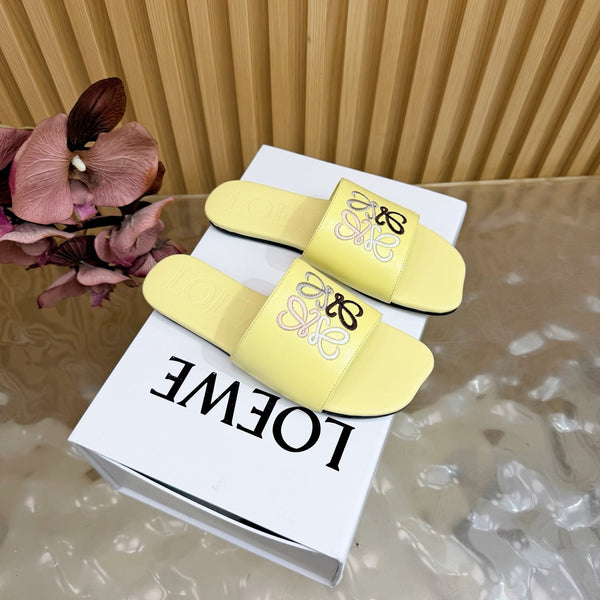 Loew Sandal Lemon Yellow in Sheepskin 749332