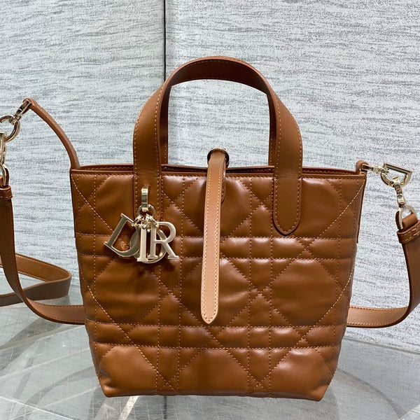CD Toujours Vertical 18cm Brown in Cowhide 286402