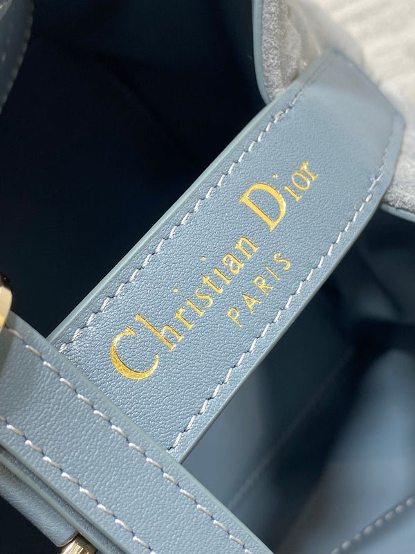 CD Toujours Vertical 28.5cm Light Blue in Suede 286497