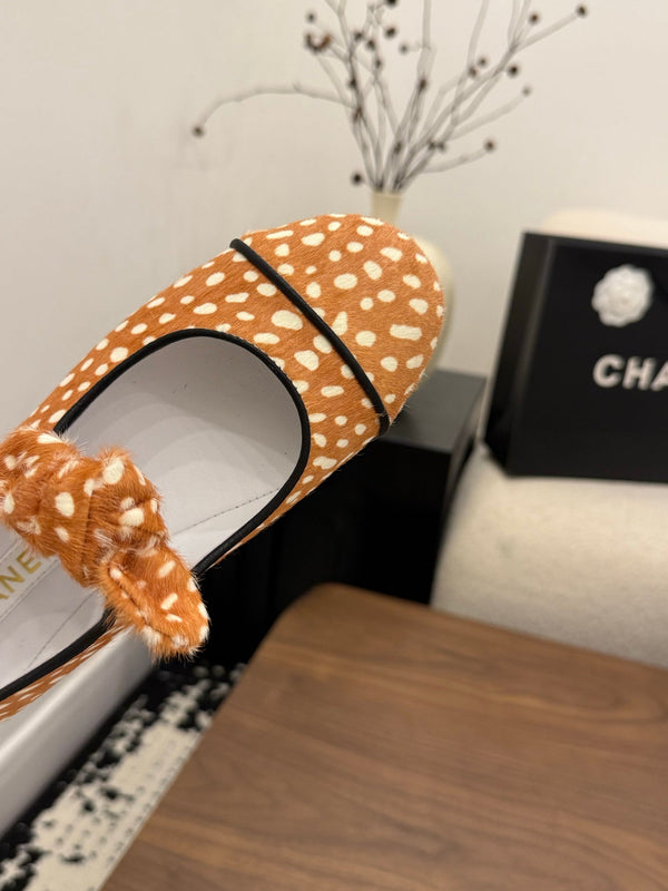 CC 26 Polka Dot Mary Janes Orange in Horsehair 756093