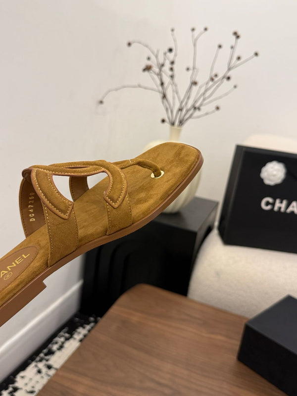 CC 26 Sandal Brown in Velvet 748532