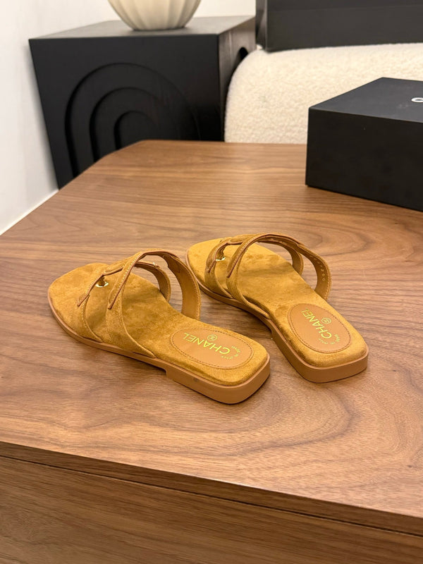 CC 26 Sandal Brown in Velvet 748532