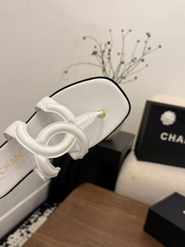 CC 26 Sandal White in Cowhide 748530