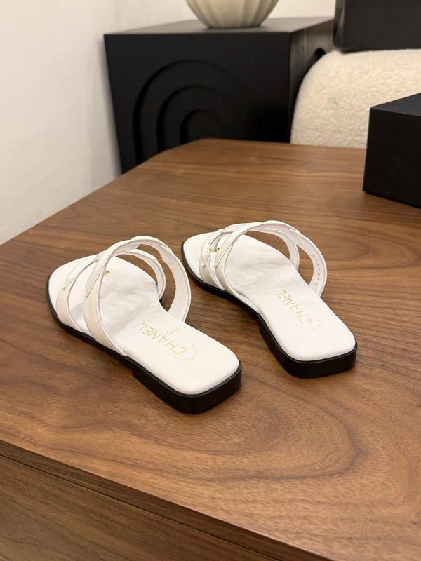 CC 26 Sandal White in Cowhide 748530