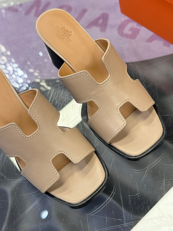HM Sandal 90mm Beige in Cowhide 757943