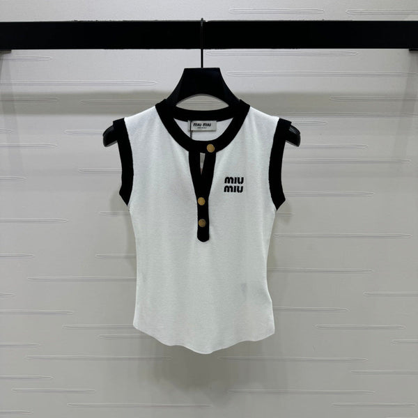Miu 26 Crew Neck Vest White in Wool 382107