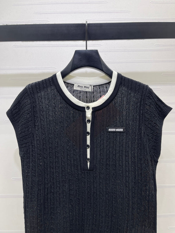 Miu 26 Crew Neck Knit Short-Sleeve T-Shirt Black in Wool 382061