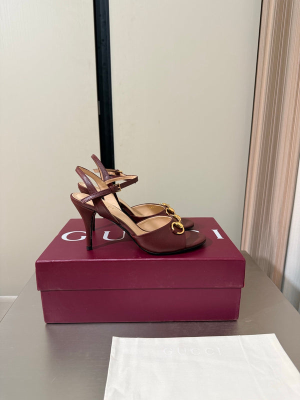 GG Buckle Stiletto Round Toe Heel Height 85mm Burgundy in Calfskin 784469