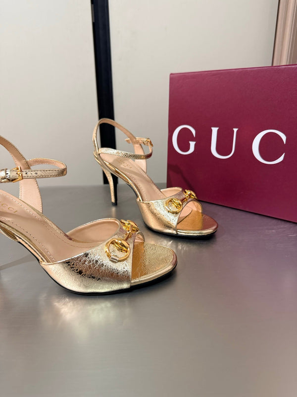 GG Buckle Stiletto Round Toe Heel Height 85mm Gold in Calfskin 784468