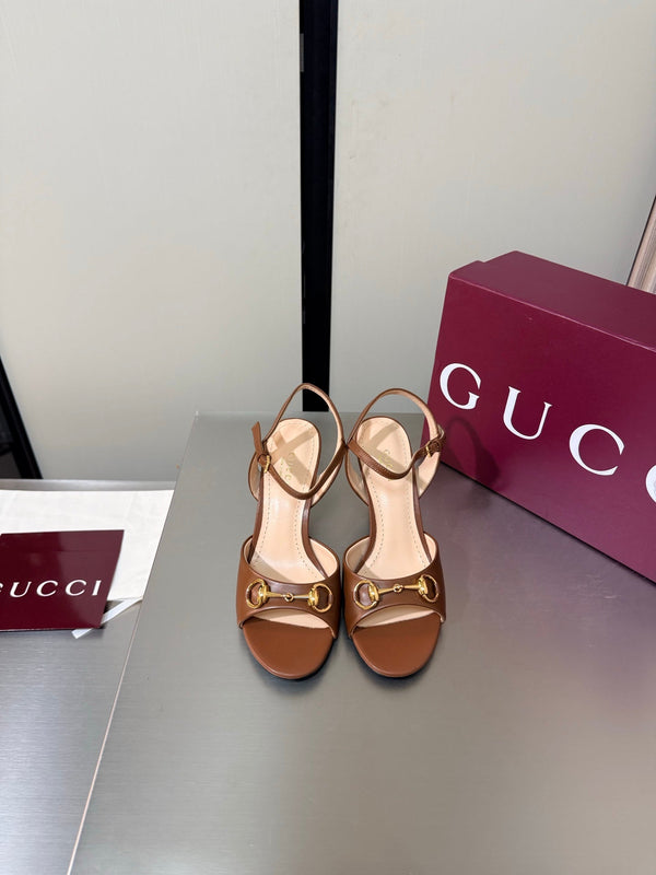 GG Buckle Stiletto Round Toe Heel Height 85mm Brown in Calfskin 784464