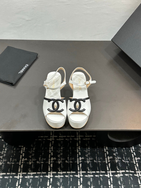 CC Platform Sandal White in Sheepskin 784211