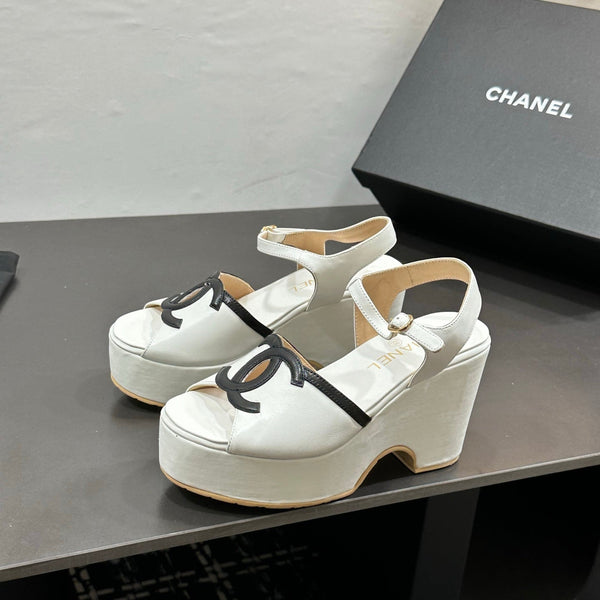 CC Platform Sandal White in Sheepskin 784211
