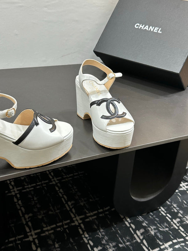 CC Platform Sandal White in Sheepskin 784211