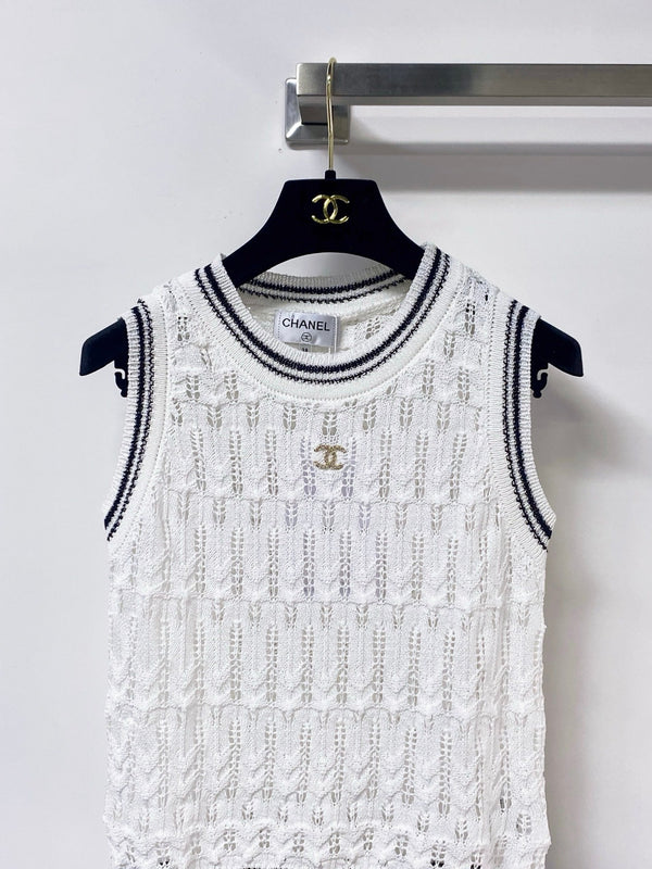 CC 2026 White And Black Wool Knit Vest 479935