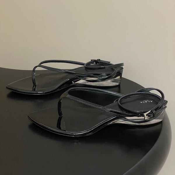 Alaia Thong Sandals Black 3cm Patent Leather 835291