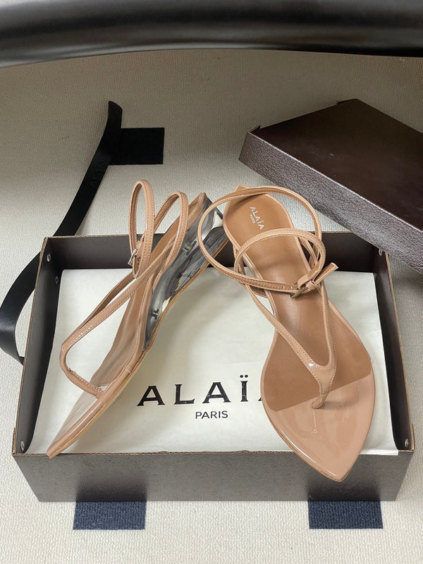 Alaia Thong Sandals Light Begie 3cm Patent Leather 835289