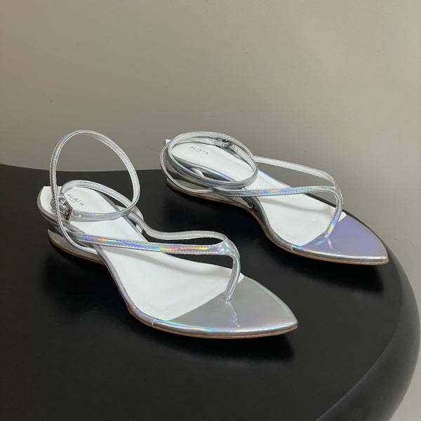 Alaia Thong Sandals Silver 3cm Patent Leather 835286