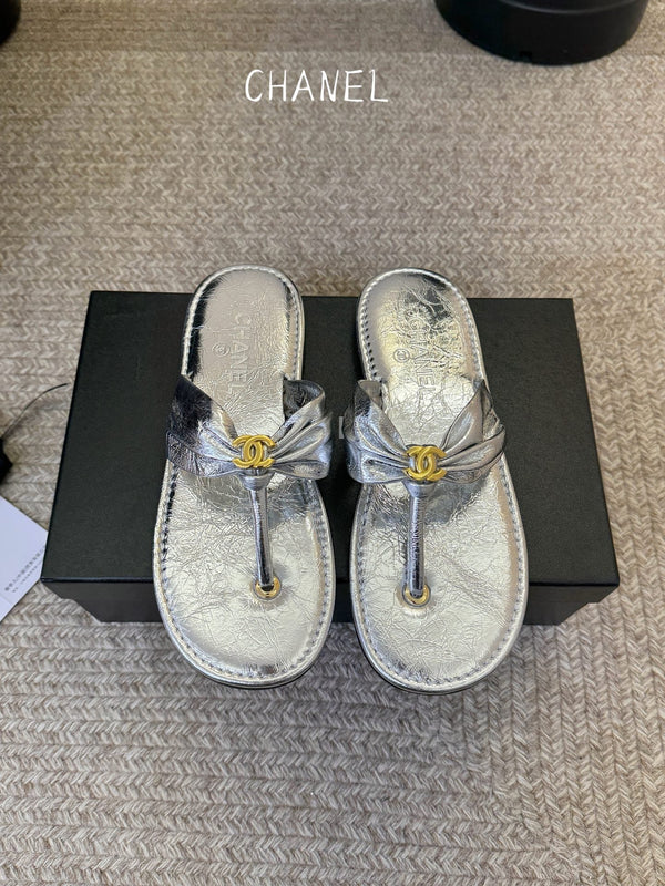 CC 26S Thong Slide Sandals Silver Metallic Cowhide 835642