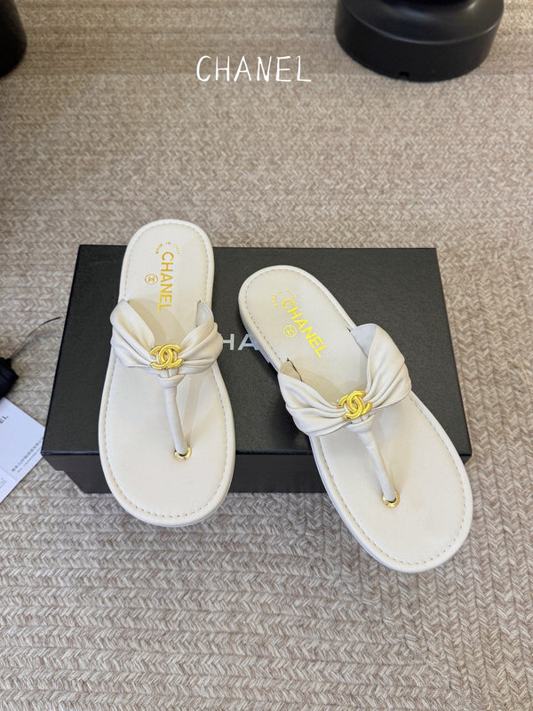 CC 26S Thong Slide Sandals White Cowhide 835641